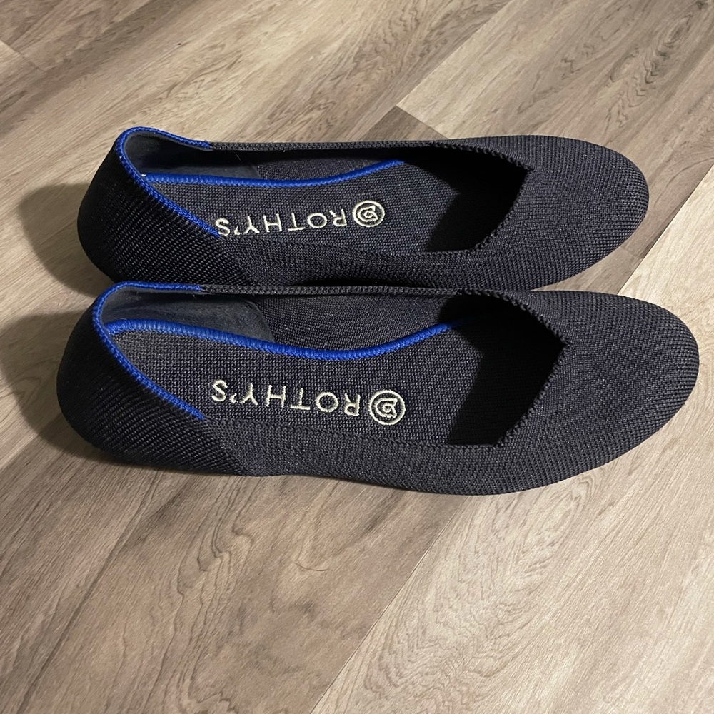 Rothy’s Flat - Navy - size 8